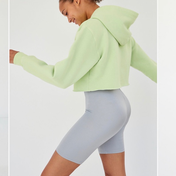 TNA silver biker shorts from Aritzia - Picture 2 of 4